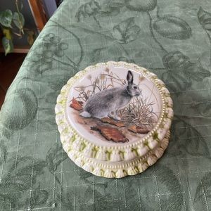 VINTAGE Rabbit Trinket Box Ceramic Round Lidded Galor Mold 1983 Cream +